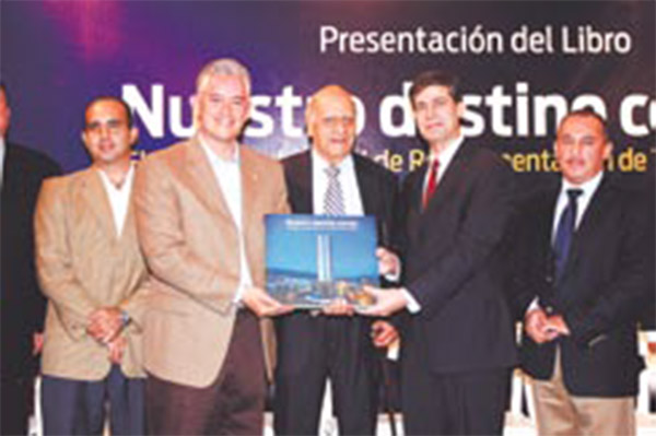 Reconocen transformación vial de Tijuana en un libro