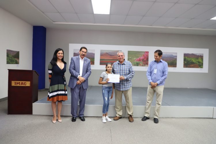 Arte en la Industria y Julio Rodríguez presentan la Colección »De Mar a Mar»